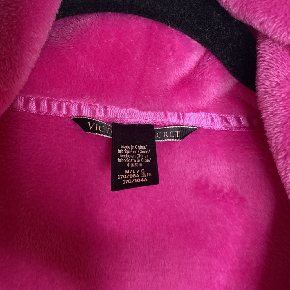 Victorias Secret Short Robe - Picture 2 of 3